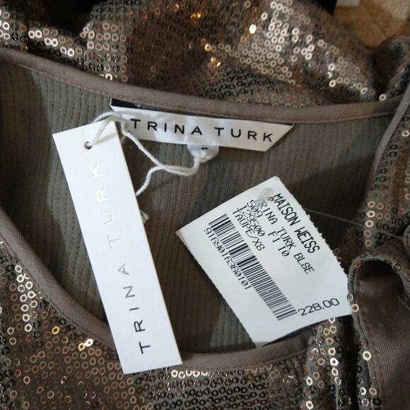 MO Trina Turk Gold Sparkle Sequin Flowy Fit Short Sleeve Blouse Top Shirt NWT XS - Picture 7 of 9